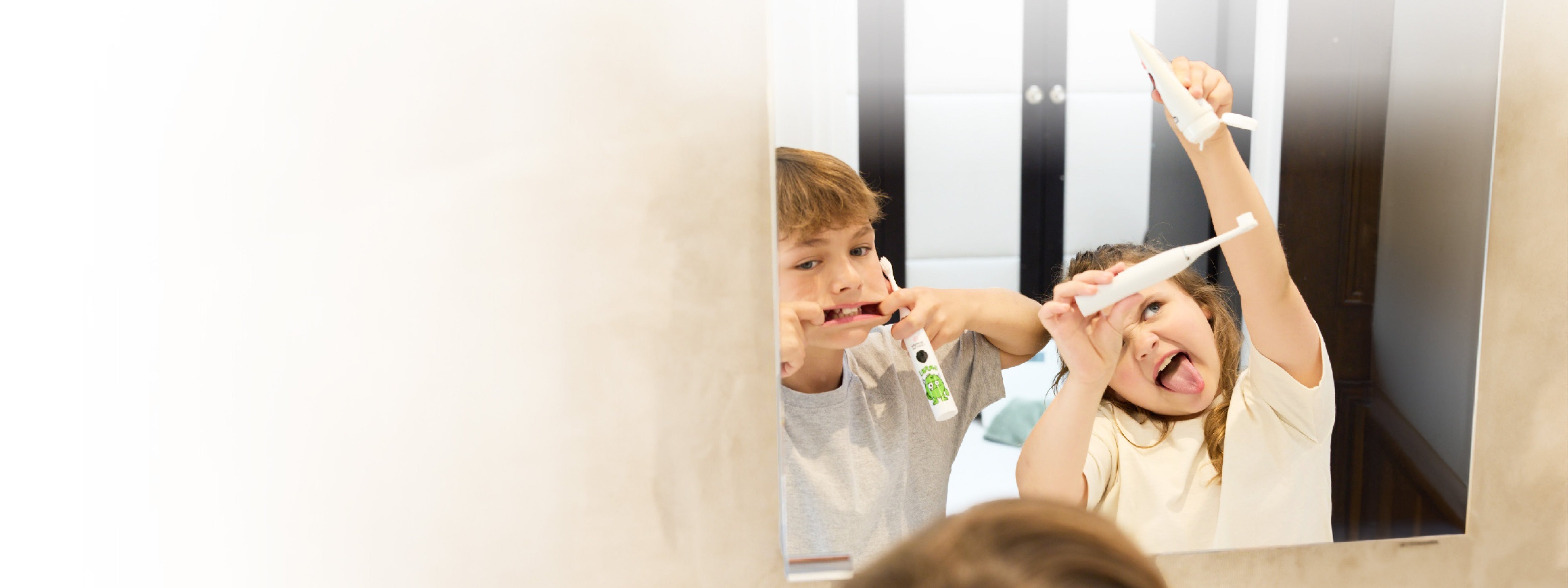How To Help Your Kids Brush Their Teeth: Fun, Habits & Family Bonding