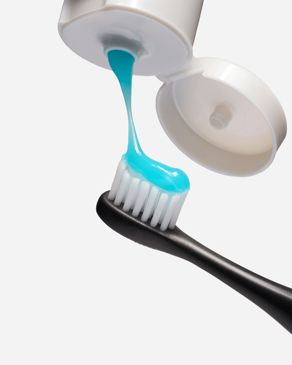 Advanced whitening toothpaste designed to combat yellowing teeth, staining, and sensitivity​